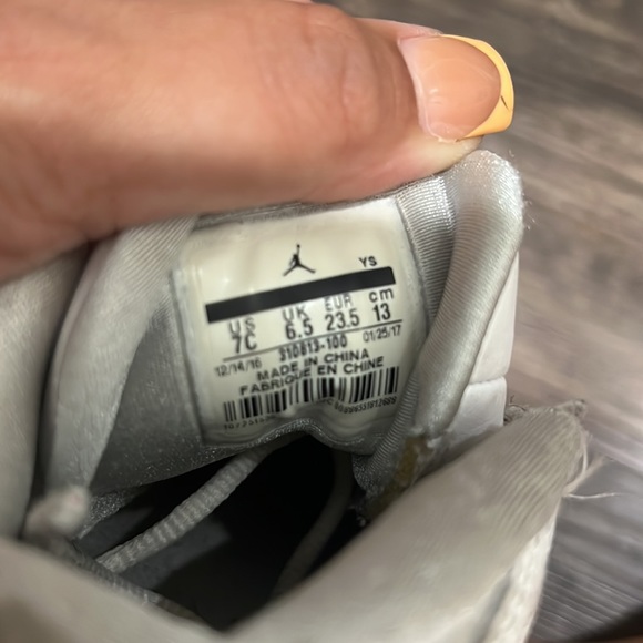 Jordan 13 - Picture 2 of 3